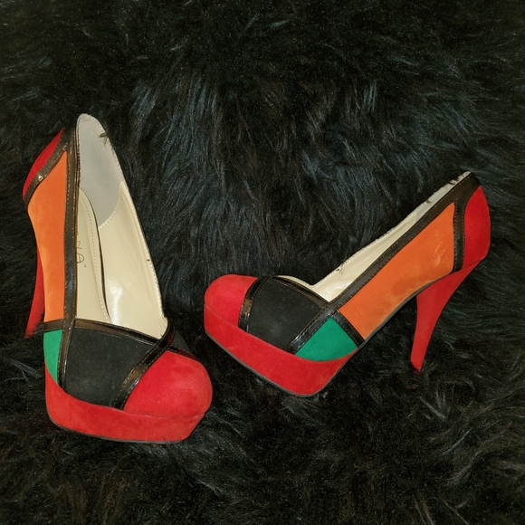 Stiletto - Picture 3 of 4